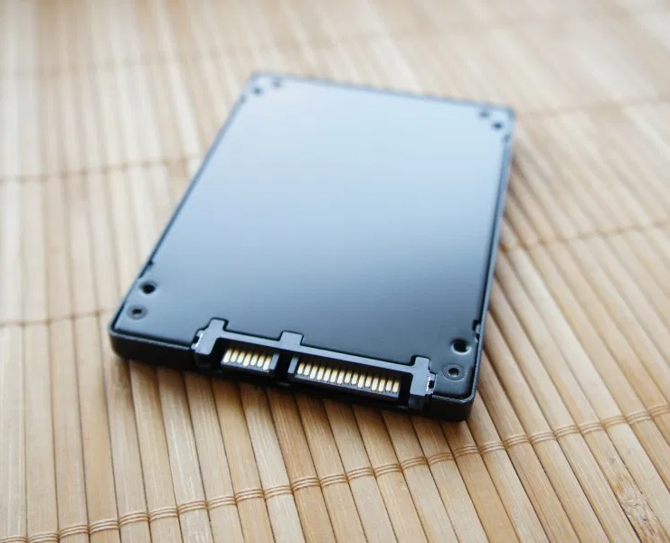 Как сэкономить на HDD и SSD
