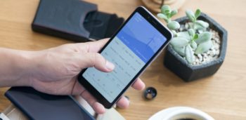 Как удалить новости с рабочего стола Xiaomi